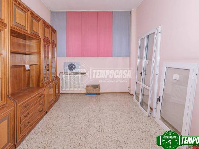 Appartamento in vendita a Voghera, Pavia
