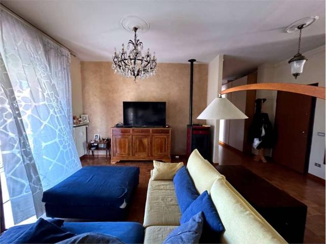 Appartamento in vendita a Villa Iria, Voghera