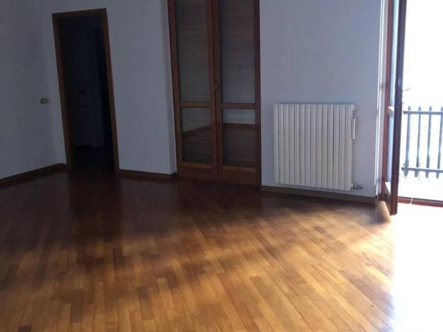 Appartamento in vendita a Voghera, Lombardia