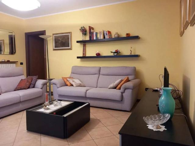 Appartamento in vendita a Cascina Borloni, Voghera
