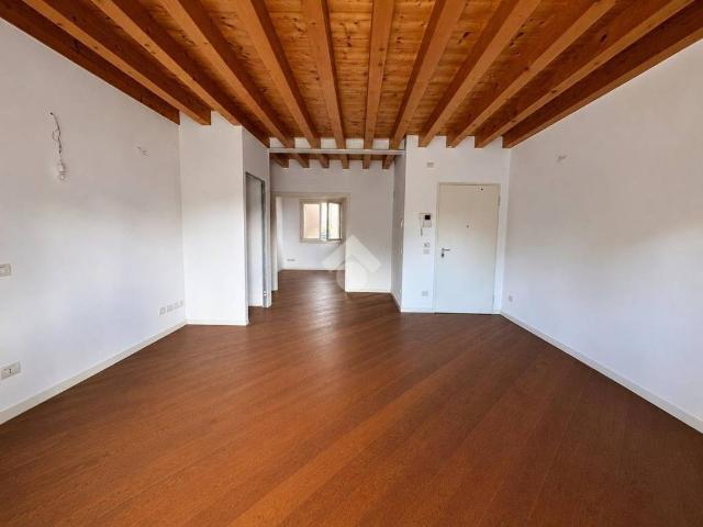 Appartamento in vendita a Zona PEEP, Volpago Del Montello
