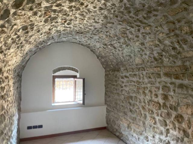 Appartamento in vendita a Zandobbio, Bergamo