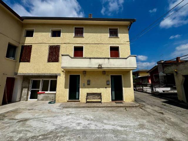 Appartamento in vendita a Zanè, Veneto