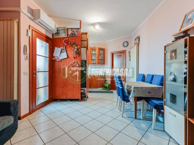 Appartamento in vendita a Zanica, Lombardia