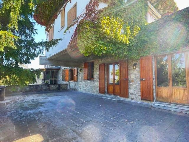 Appartamento in vendita a Zavattarello, Lombardia