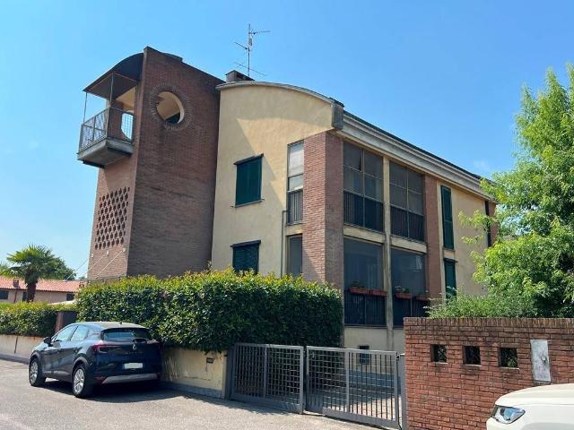Appartamento in vendita a Zeccone, Lombardia