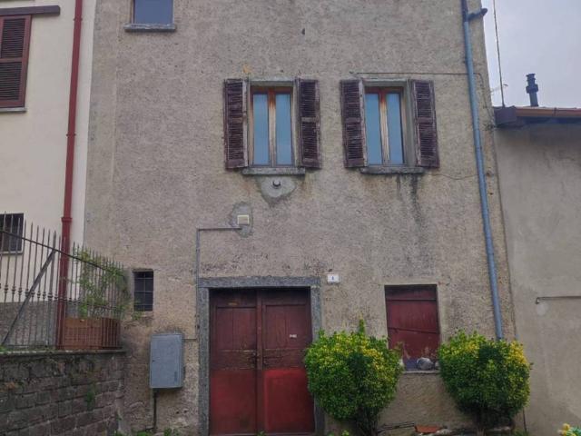 Appartamento in vendita a Zelbio, Lombardia