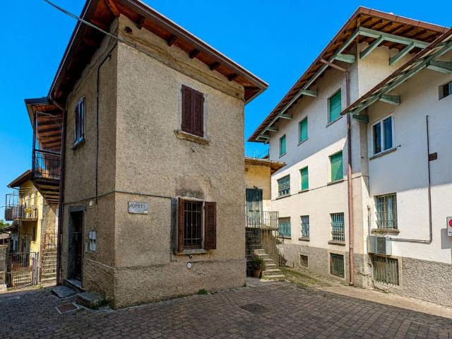Appartamento in vendita a Zelbio, Lombardia