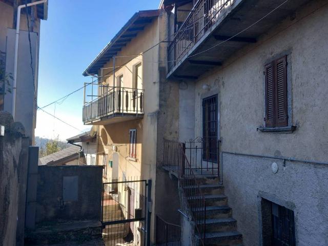 Appartamento in vendita a Zelbio, Lombardia