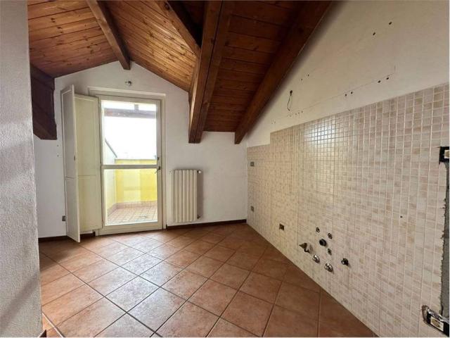 Appartamento in vendita a Zelo Buon Persico, Lombardia
