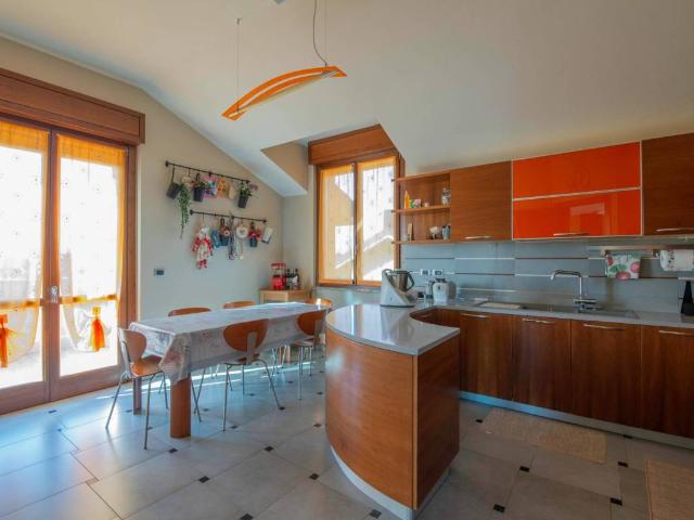 Appartamento in vendita a Zelo Buon Persico, Lombardia
