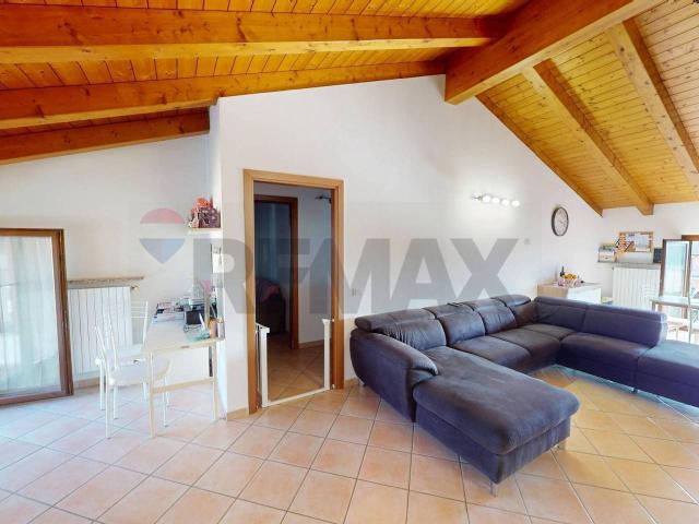 Appartamento in vendita a Zerbolò, Lombardia