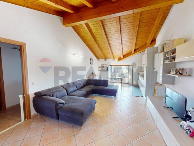 Appartamento in vendita a Zerbolò, Lombardia