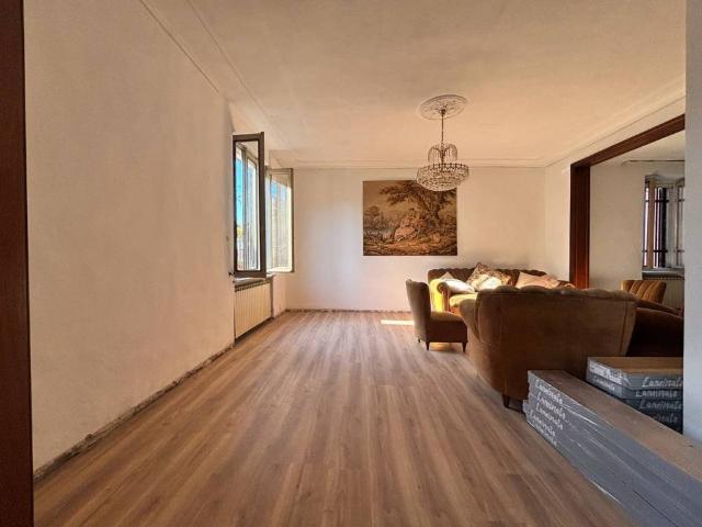 Appartamento in vendita a Ziano Piacentino, Reggio Emilia