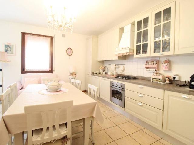 Appartamento in vendita a Zimella, Veneto