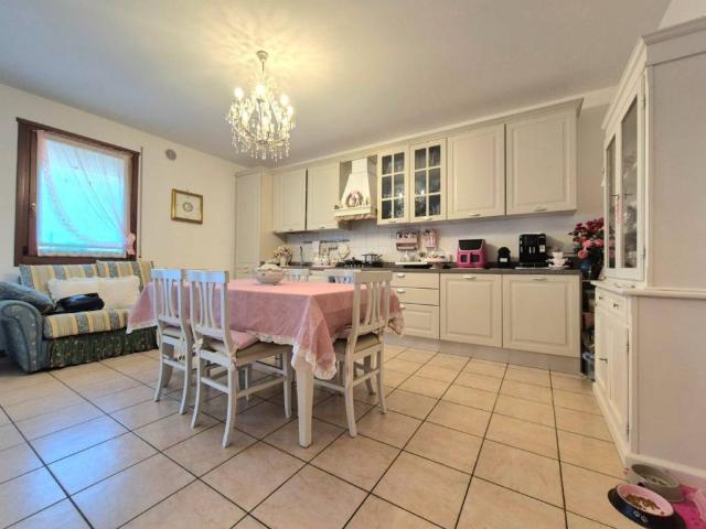 Appartamento in vendita a Zimella, Veneto
