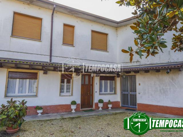 Appartamento in vendita a Zinasco, Lombardia
