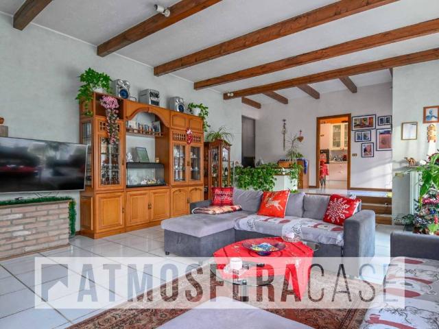 Appartamento in vendita a Comunità Montana della Valle Brembana, Zogno