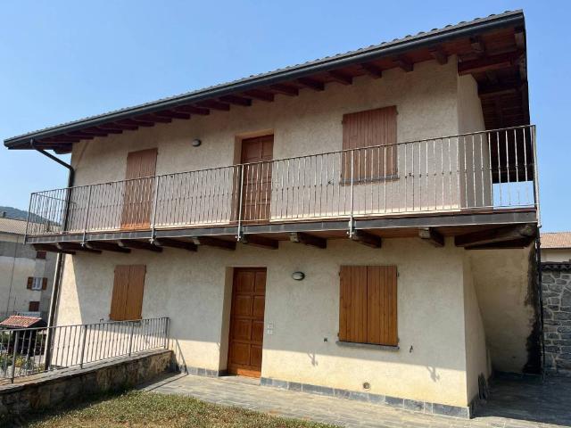 Appartamento in vendita a Comunità Montana della Valle Brembana, Zogno