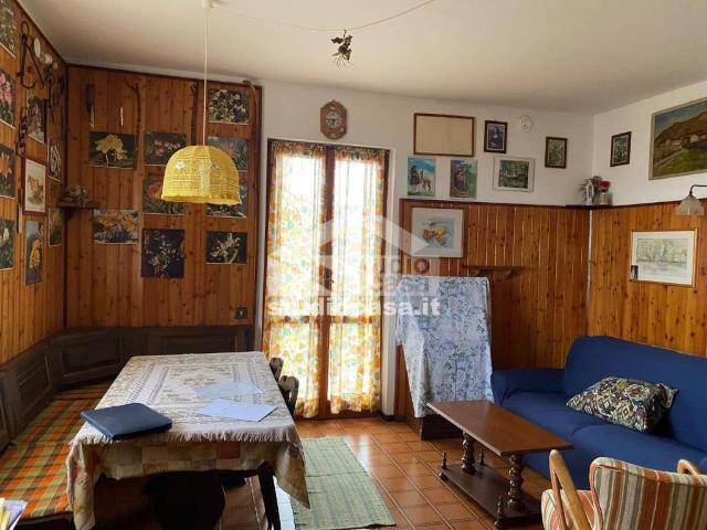 Appartamento in vendita a Comunità Montana della Valle Brembana, Zogno