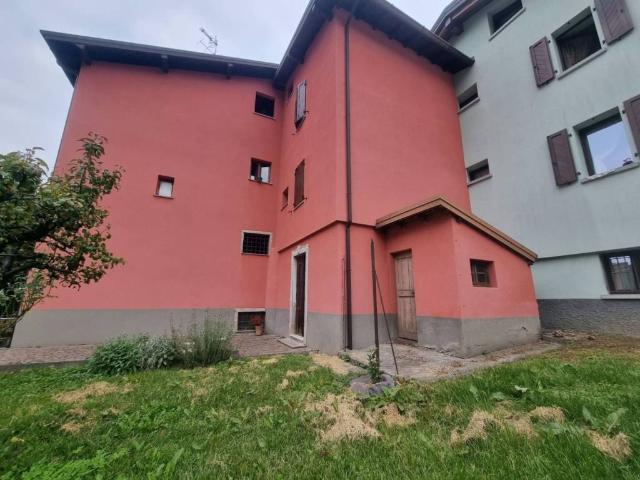 Appartamento in vendita a Ambria, Zogno
