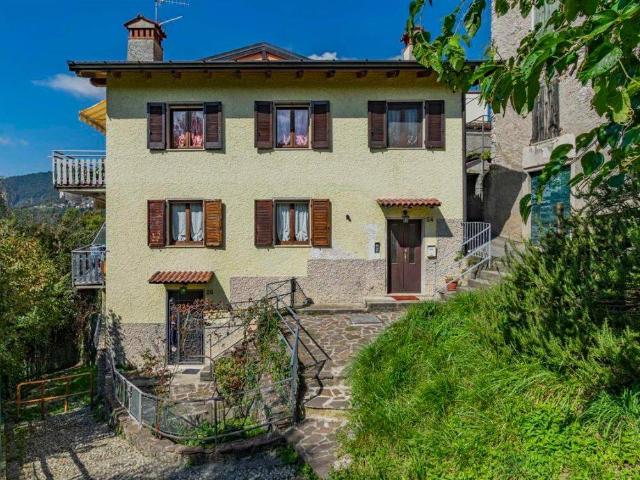 Appartamento in vendita a Comunità Montana della Valle Brembana, Zogno