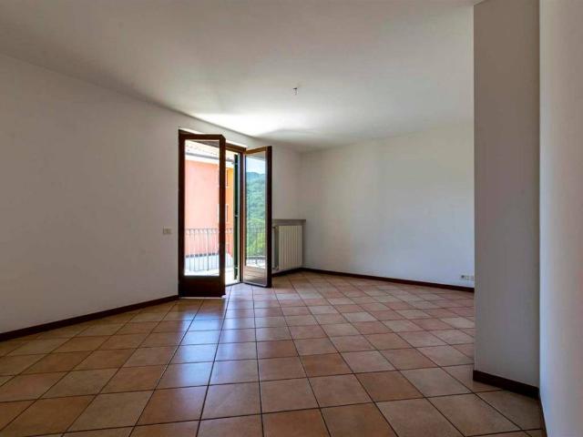 Appartamento in vendita a Comunità Montana della Valle Brembana, Zogno