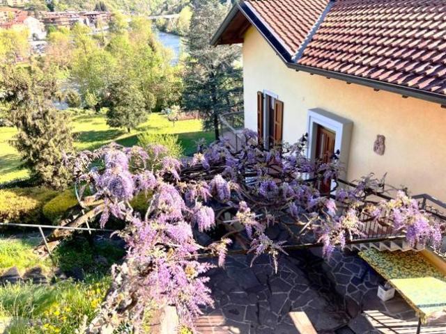 Appartamento in vendita a Comunità Montana della Valle Brembana, Zogno