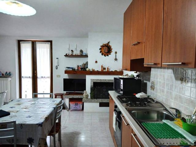 Appartamento in vendita a Comunità Montana della Valle Brembana, Zogno