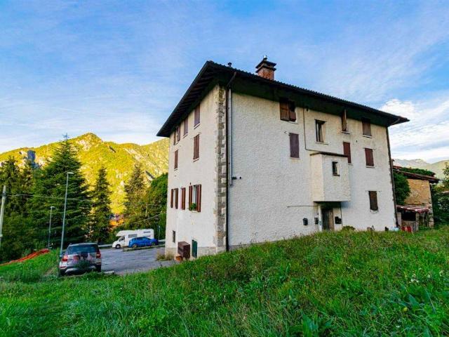 Appartamento in vendita a Ambria, Zogno