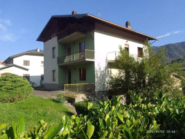 Appartamento in vendita a Comunità Montana della Valle Brembana, Zogno