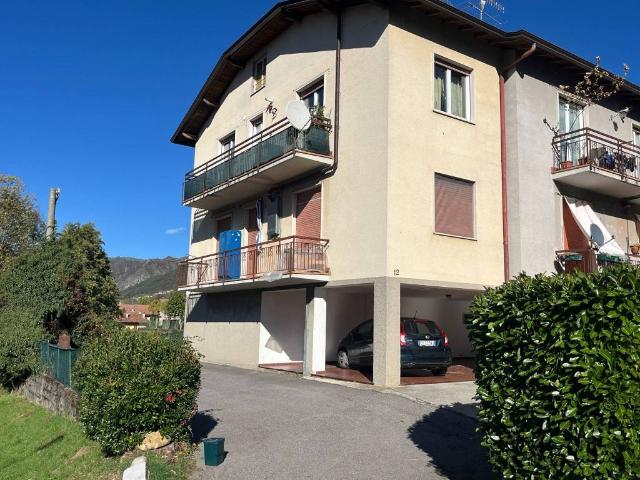 Appartamento in vendita a Comunità Montana della Valle Brembana, Zogno