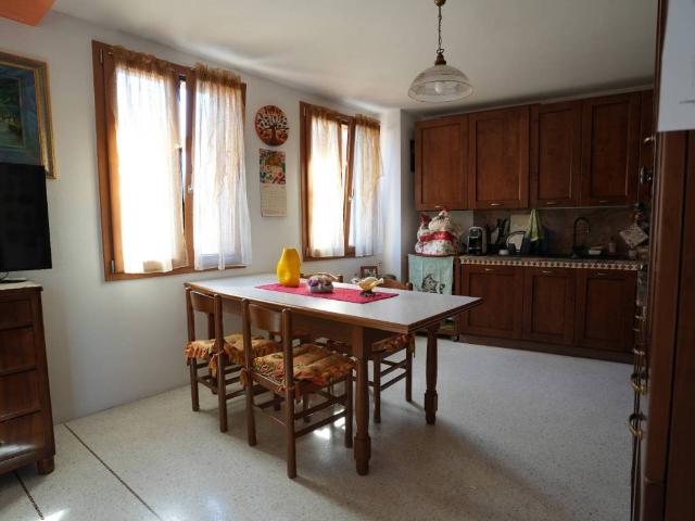 Appartamento in vendita a Zoppola, Friuli-Venezia Giulia