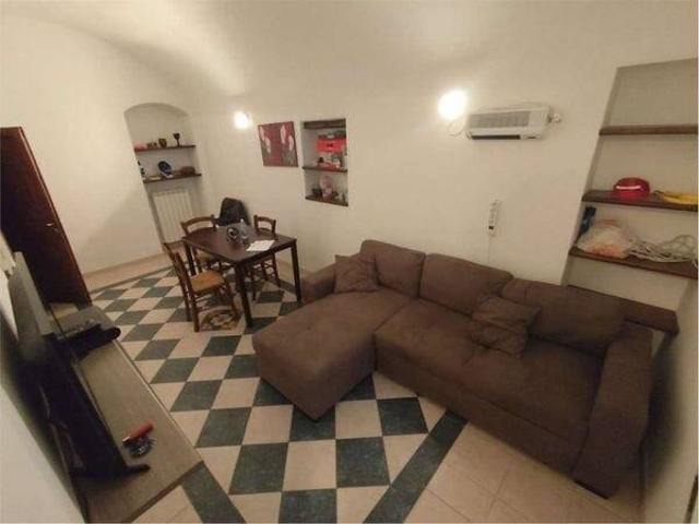 Appartamento in vendita a Zuccarello, Liguria