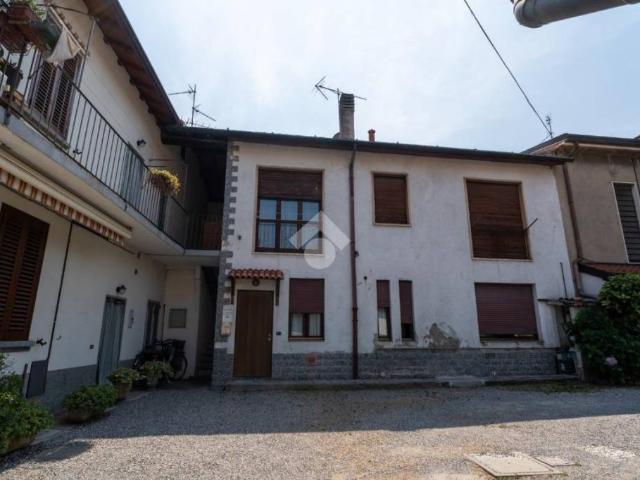 Appartamento in vendita a Albiate, Monza e della Brianza