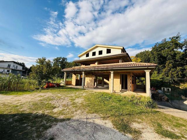 Appartamento in vendita a Elice, Abruzzo