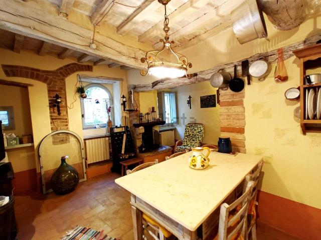 Appartamento in vendita a Cetona, Siena