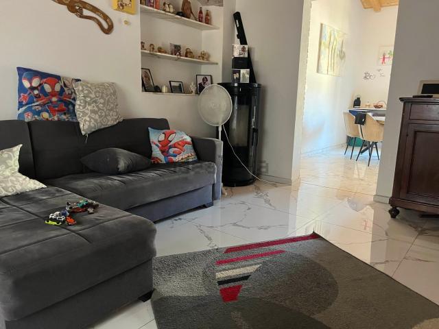 Appartamento in vendita a Gatto Rosso, Carrara