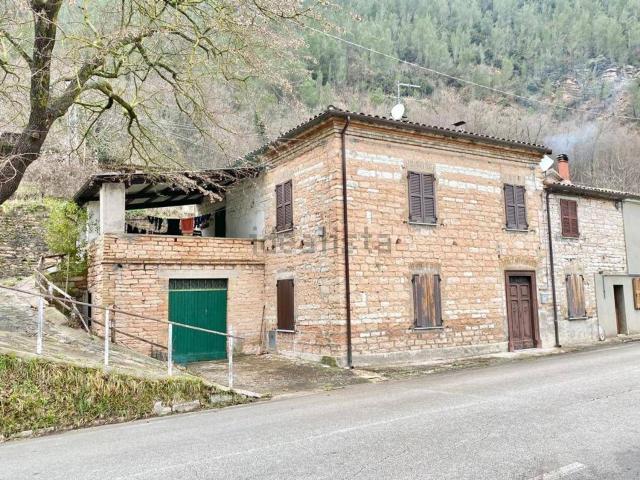 Appartamento in vendita a Villa Furlo di Pagino, Marche