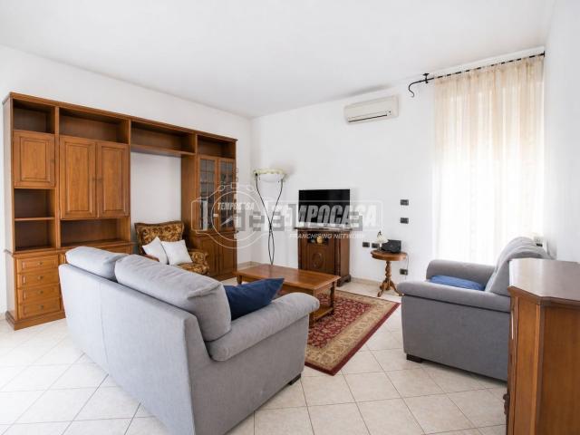 Appartamento in vendita a Galliate, Novara