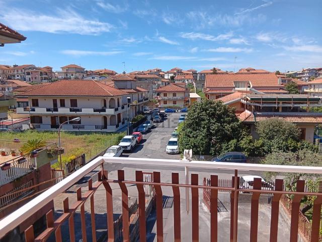 Appartamento in vendita a Aci Sant'antonio, Sicilia