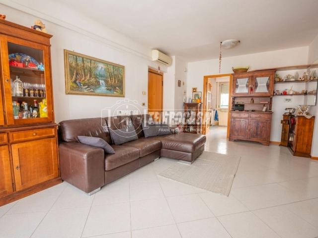 Appartamento in vendita a Portone, Senigallia