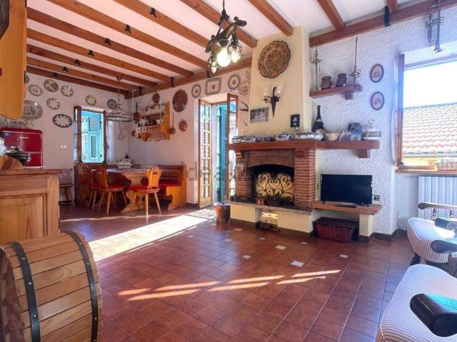 Appartamento in vendita a Pieve Di Teco, Liguria