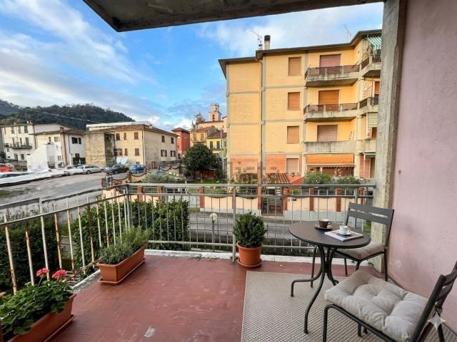 Appartamento in vendita a Castello, Follo