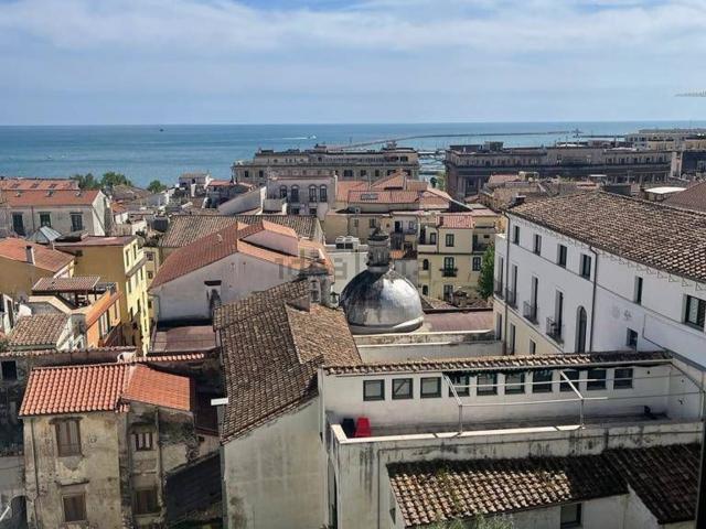 Appartamento in vendita a Salerno, Campania