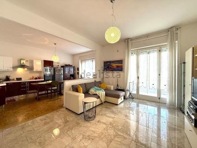 Appartamento in vendita a Bergamo, Lombardia