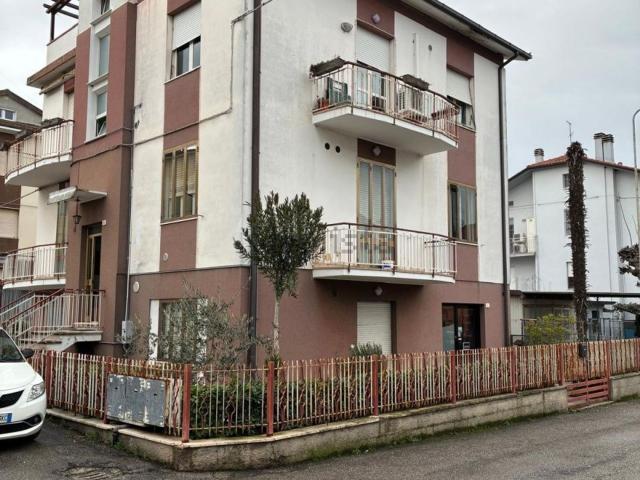 Appartamento in vendita a Case Bruciate, Marche
