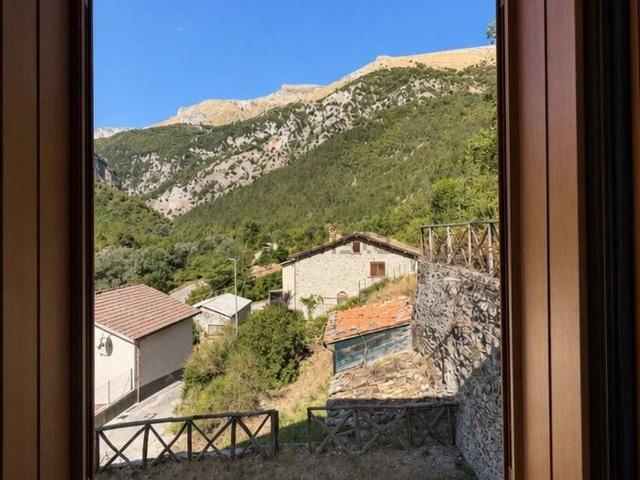 Appartamento in vendita a Rocca, Montemonaco