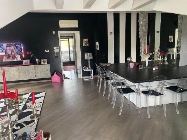 Attico in vendita a Desenzano Del Garda, Lombardia