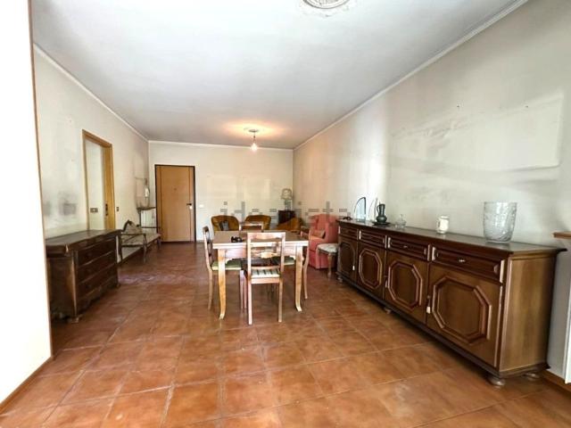 Appartamento in vendita a Villaggio Stranieri-Bazzarola, Re